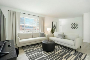 5-Bedrooms! Stylish and Modern Home, Pets Welcome!